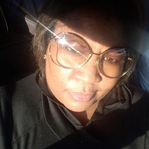 Meet your Posher, Constance